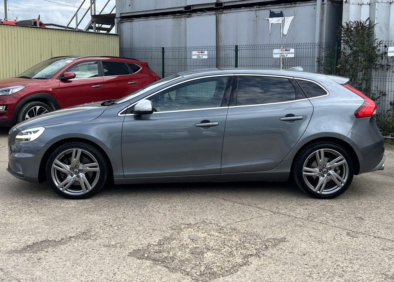 Volvo V40 view 8