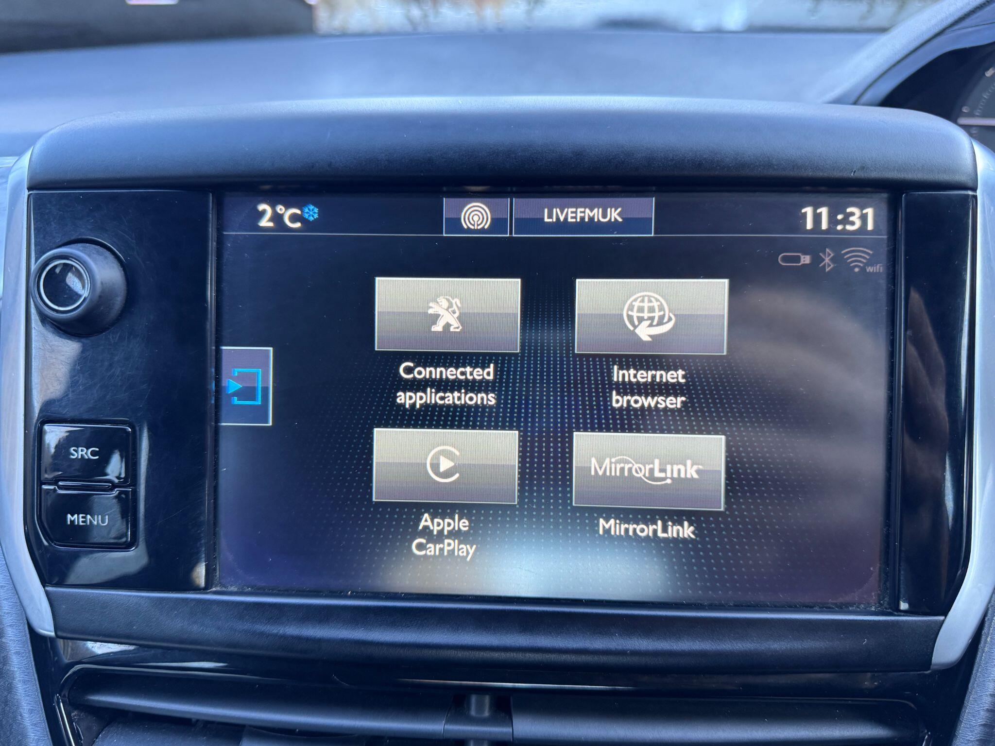 2016 Peugeot 208 image 26