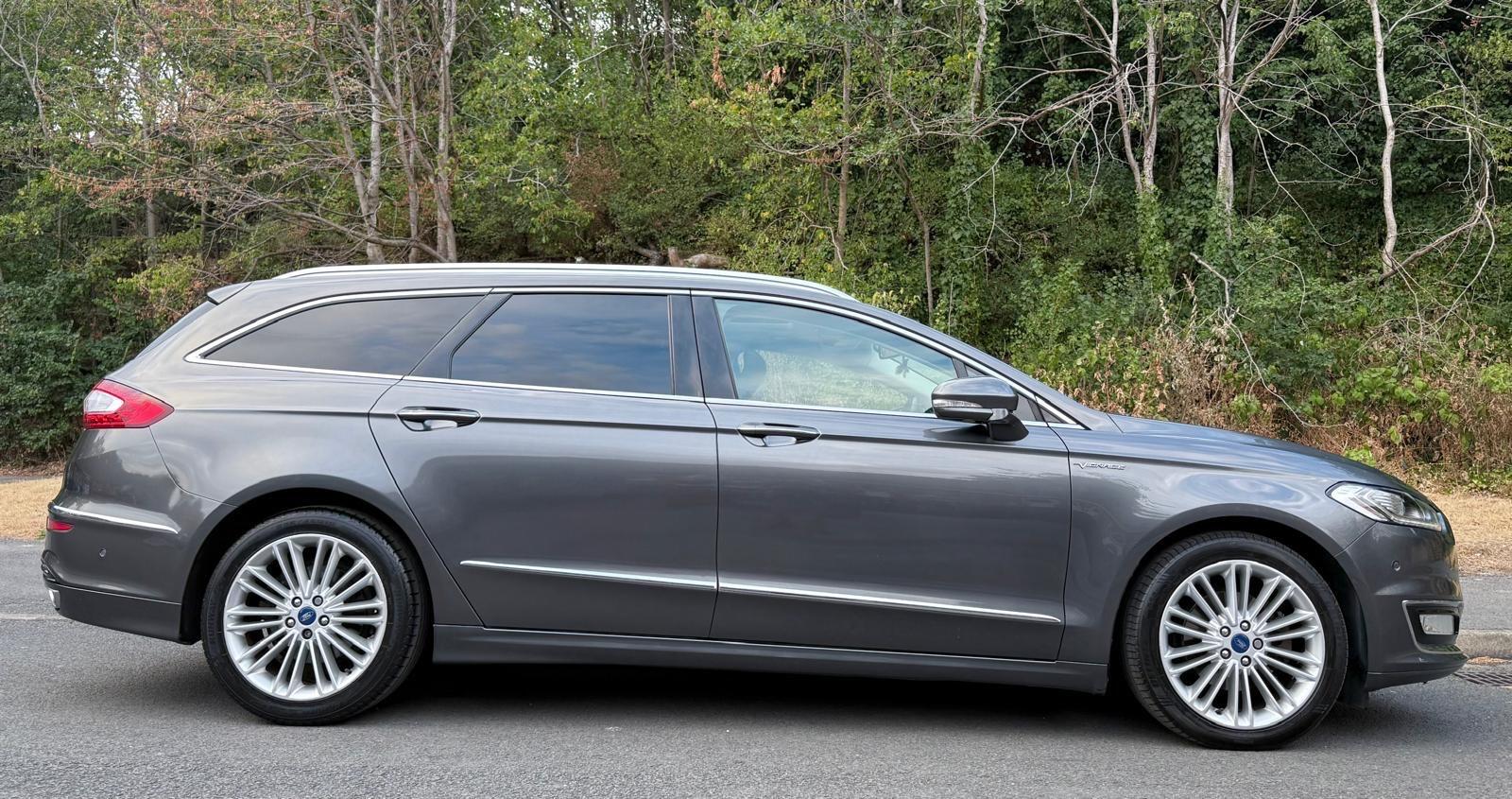 Ford Mondeo view 3
