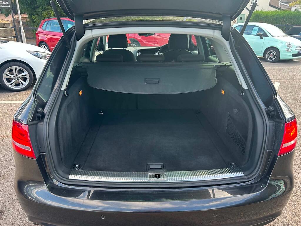 Audi A4 view 14