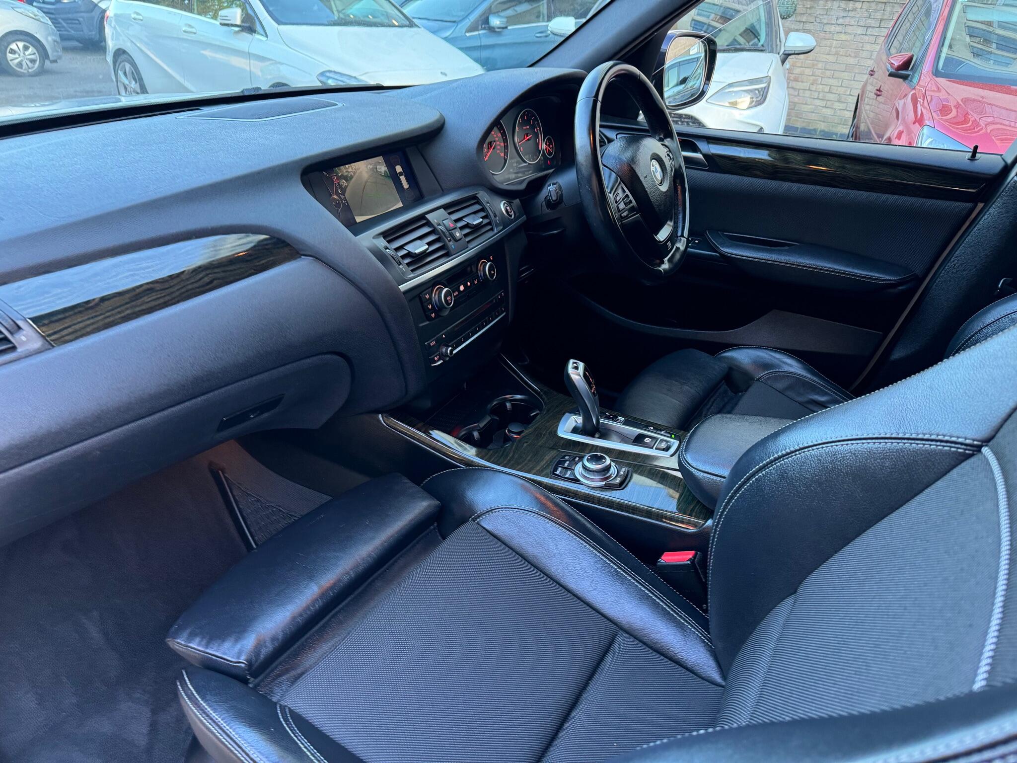 BMW X3 view 12