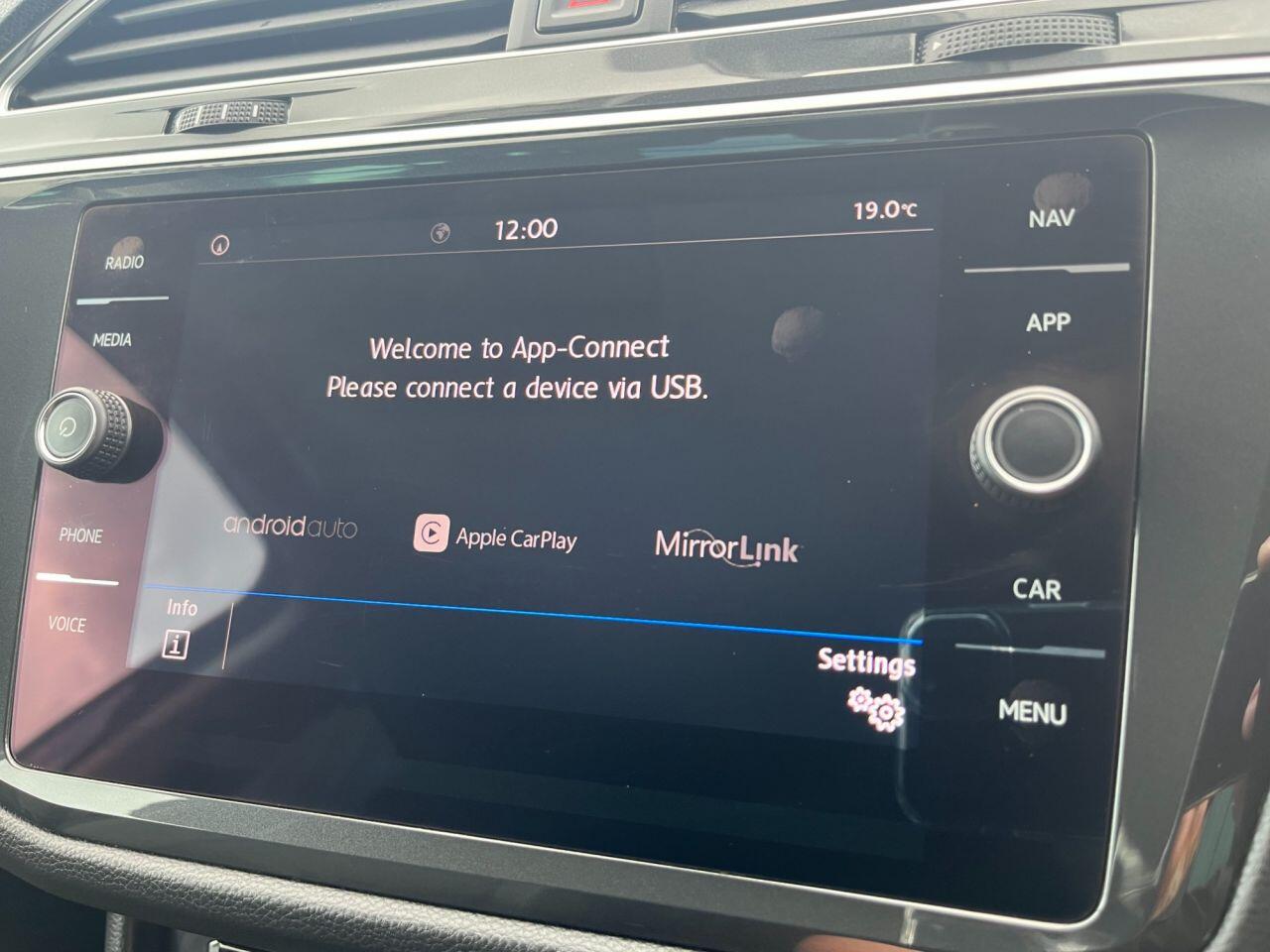 Volkswagen Tiguan view 20