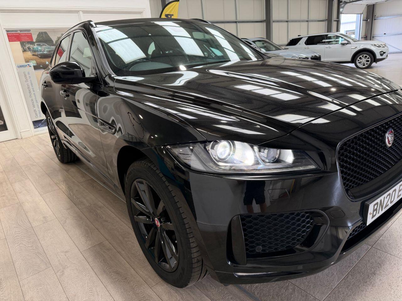 Jaguar F-Pace view 8