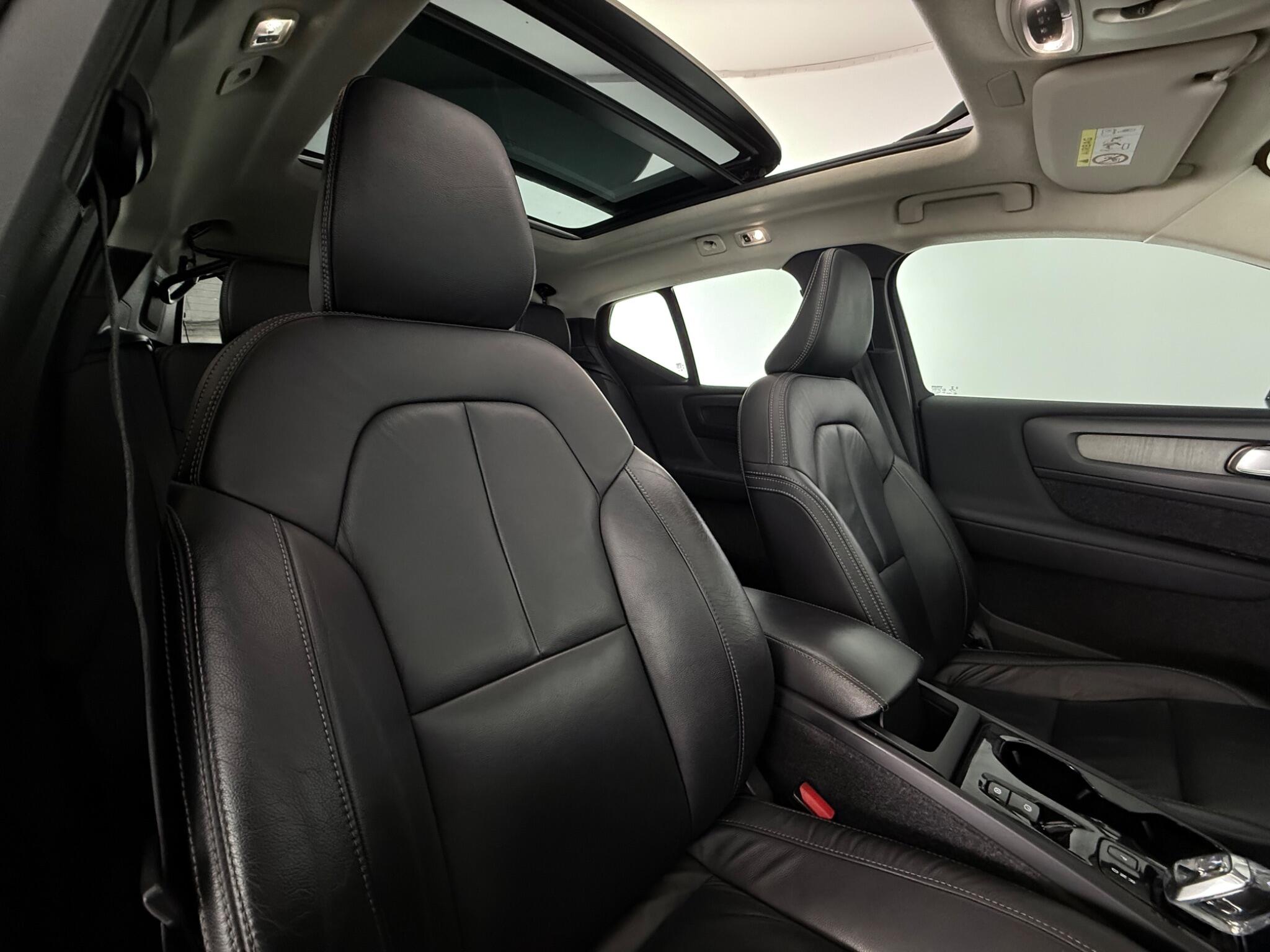 Volvo XC40 view 32