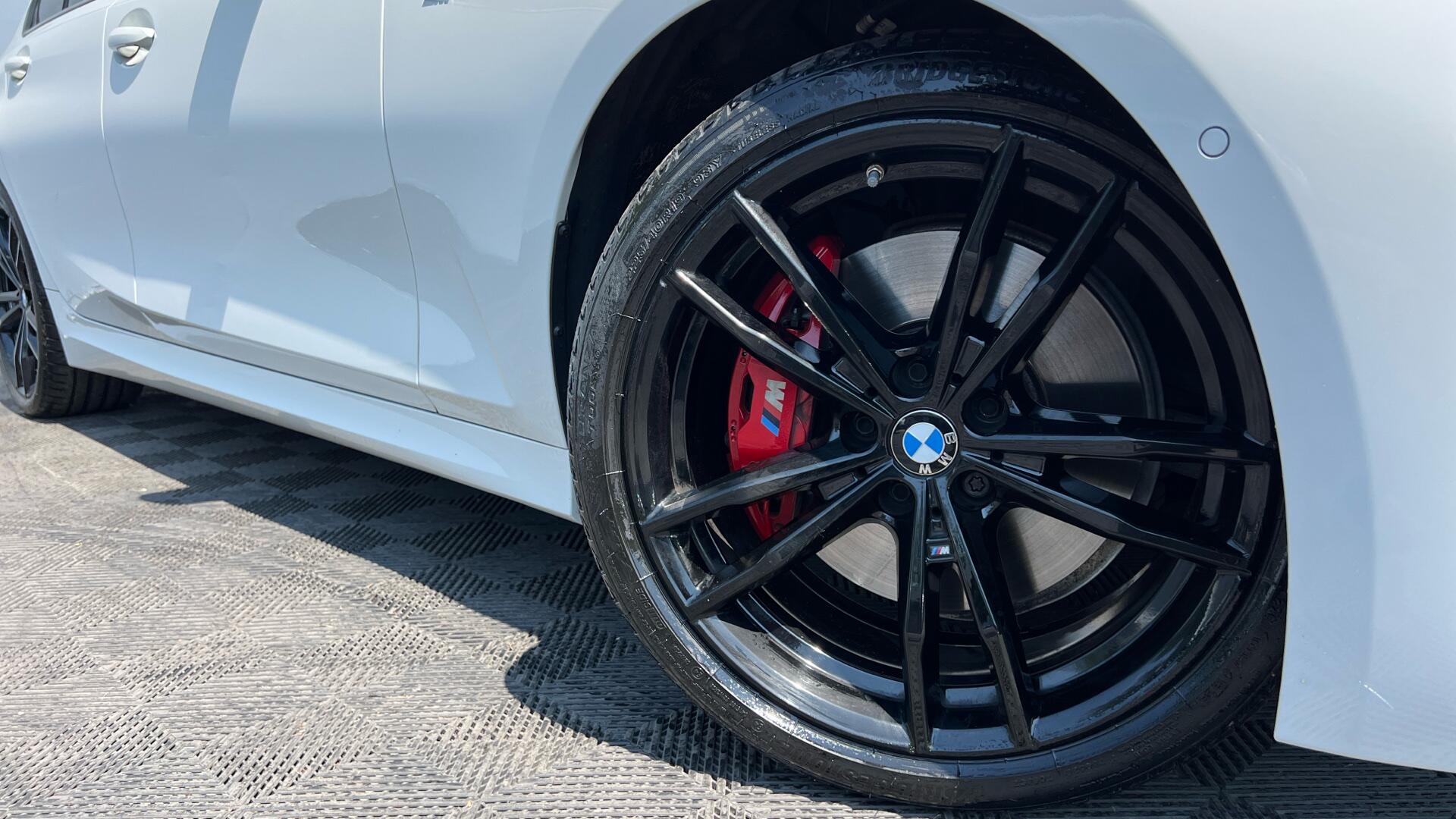 BMW 3 Series view 25