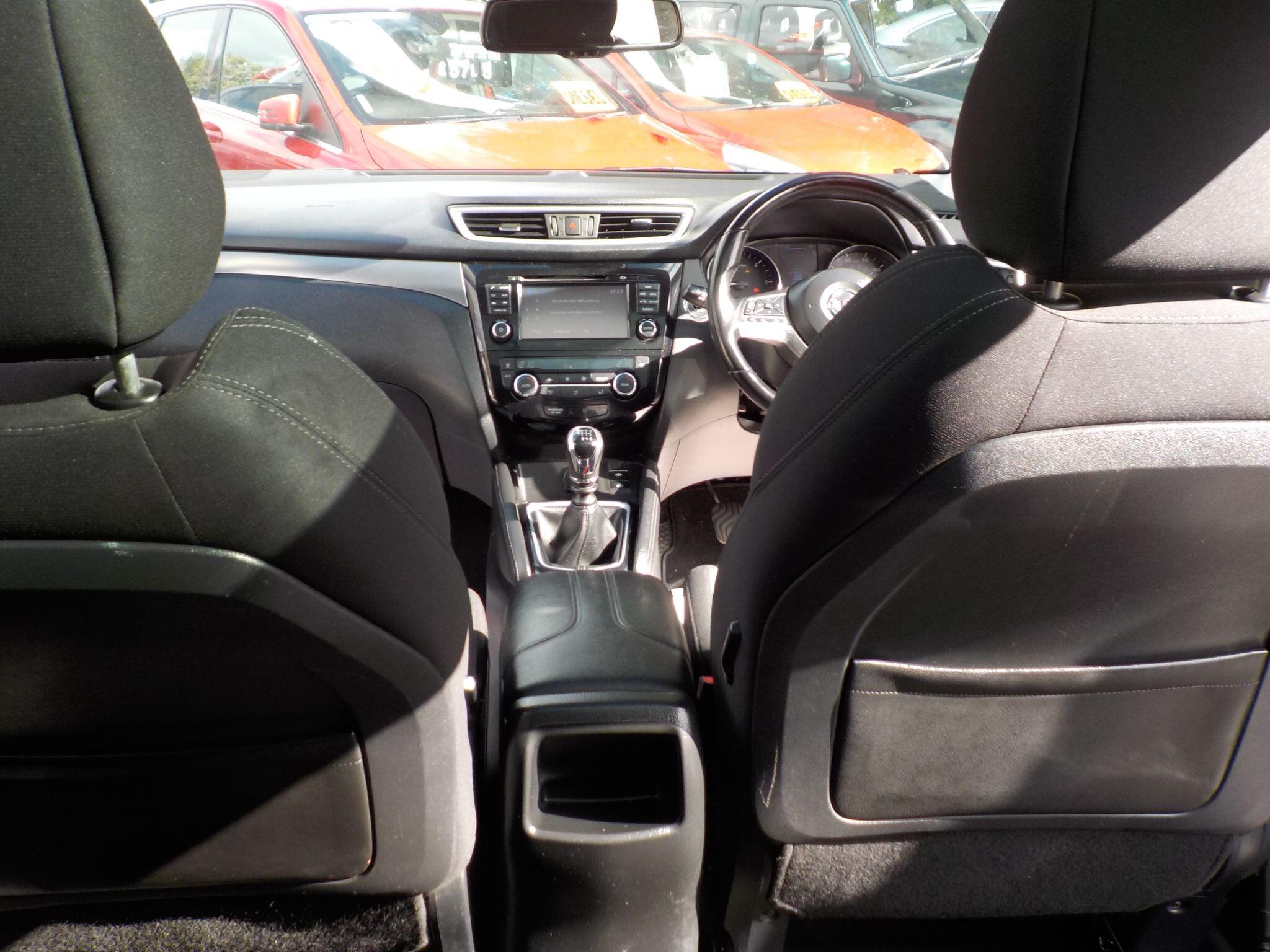 Nissan Qashqai 1.5 dCi N-Connecta Euro 6 (s/s) 5dr