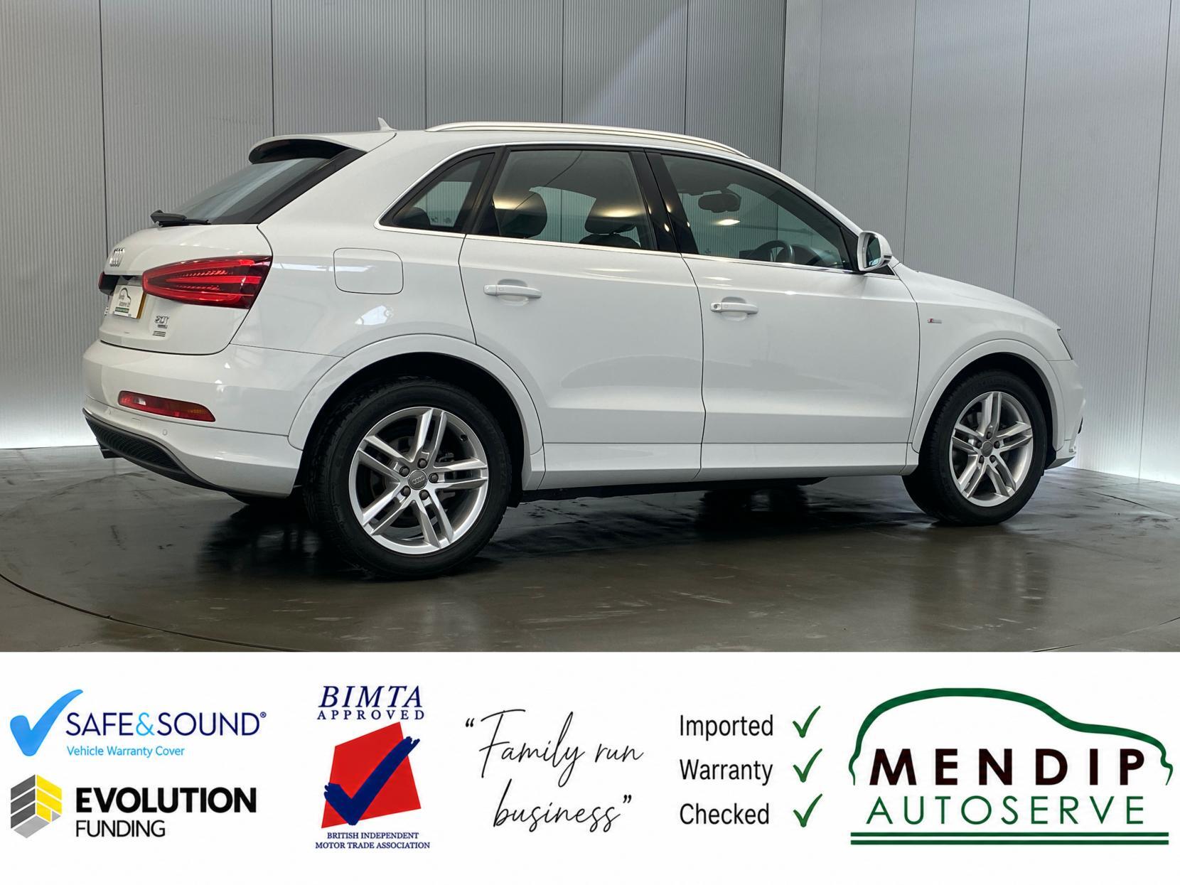Audi Q3 view 13