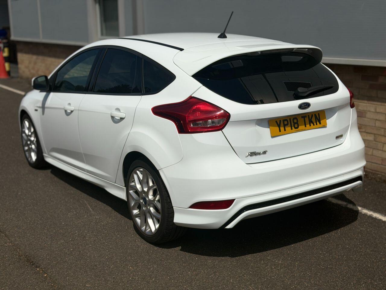 Ford Focus view 77
