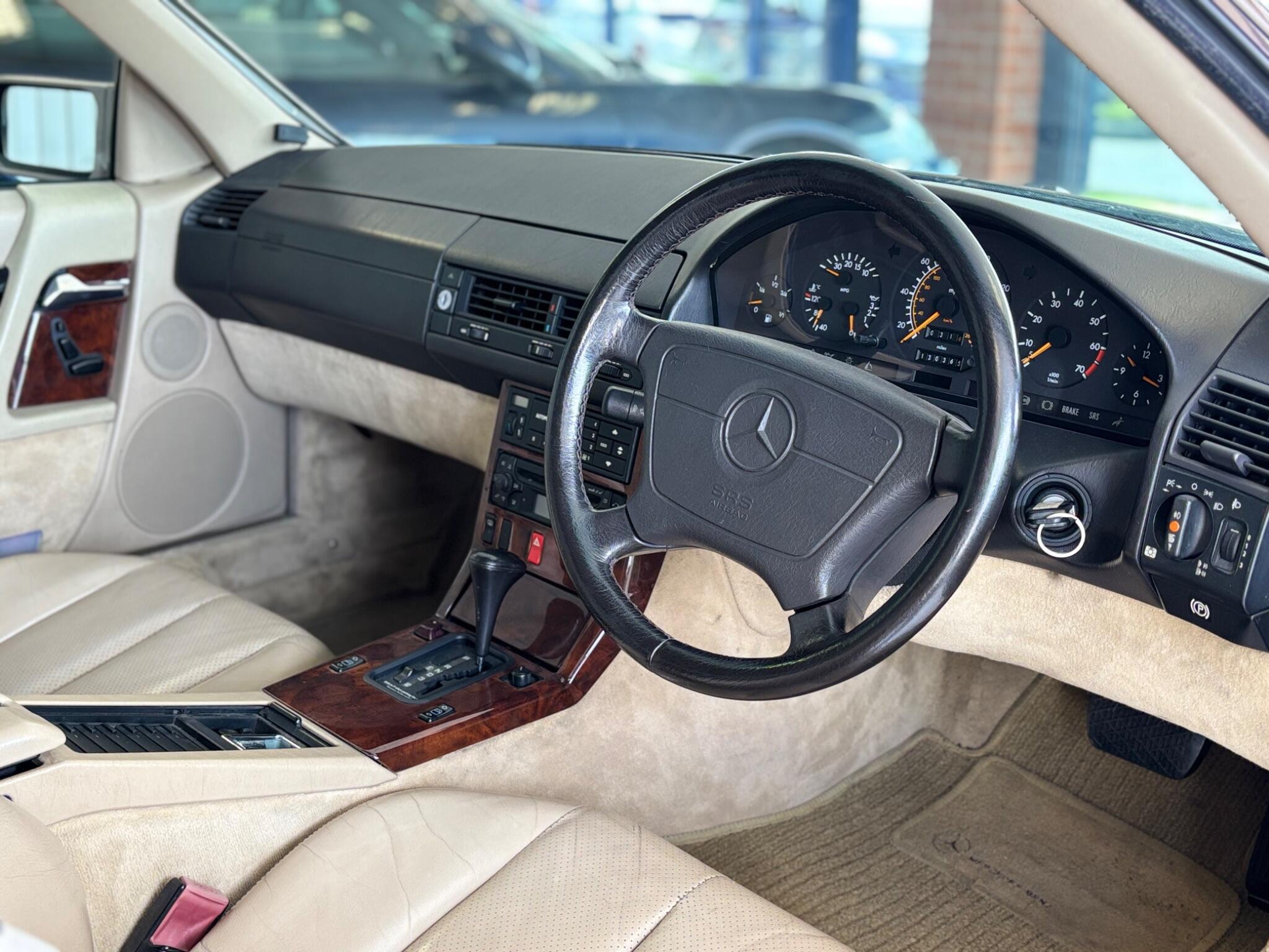 Mercedes-Benz SL view 10
