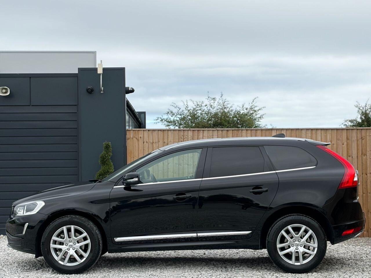 Volvo XC60 view 4