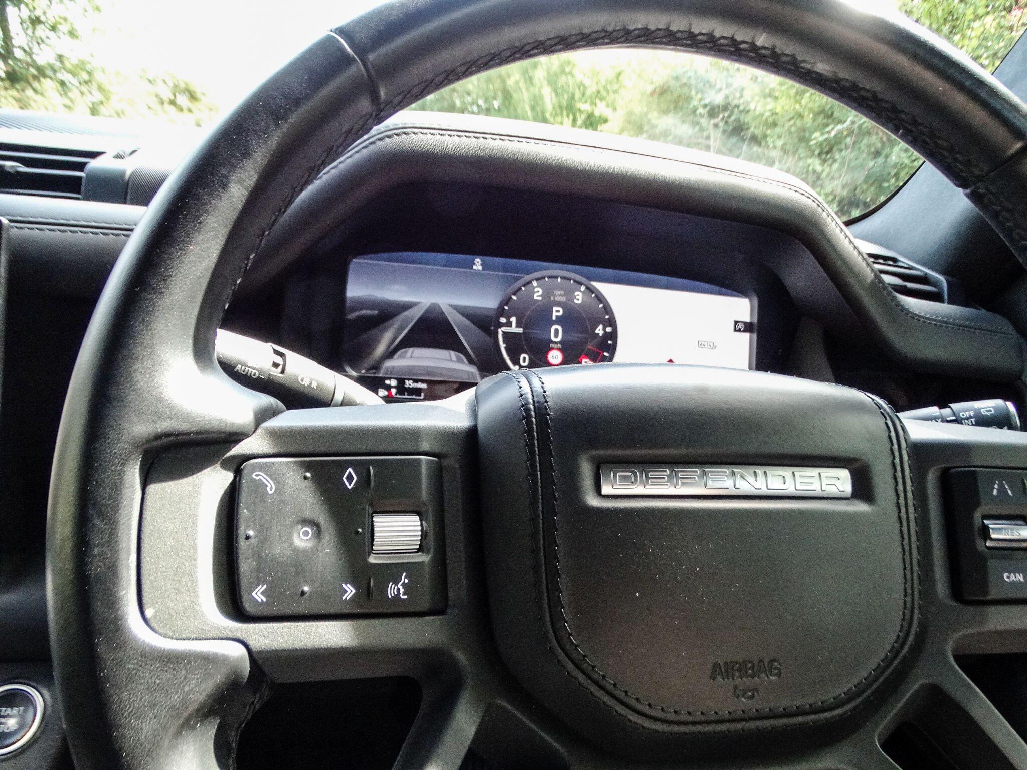 Land Rover Defender 110 view 33