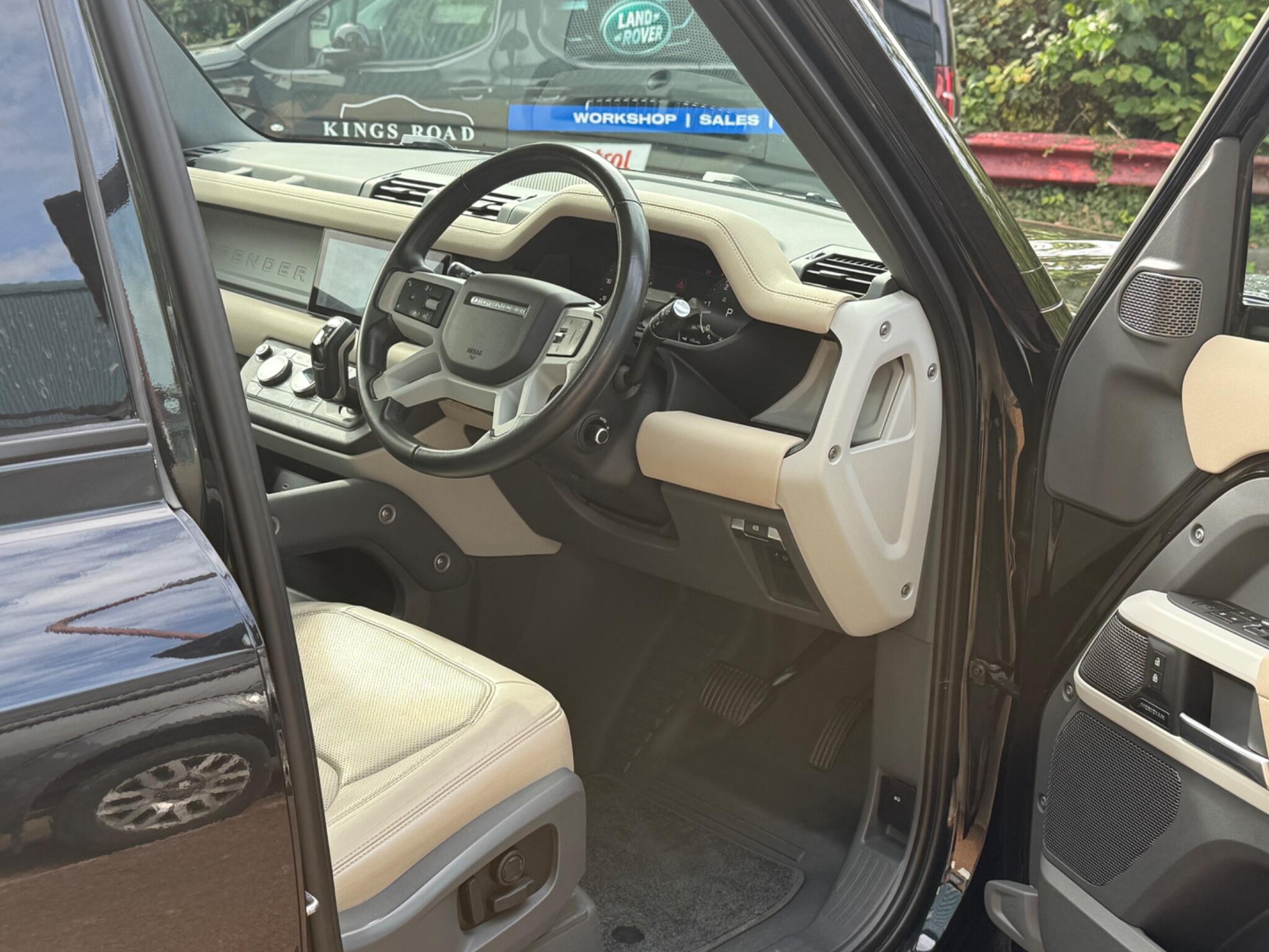Land Rover Defender view 22