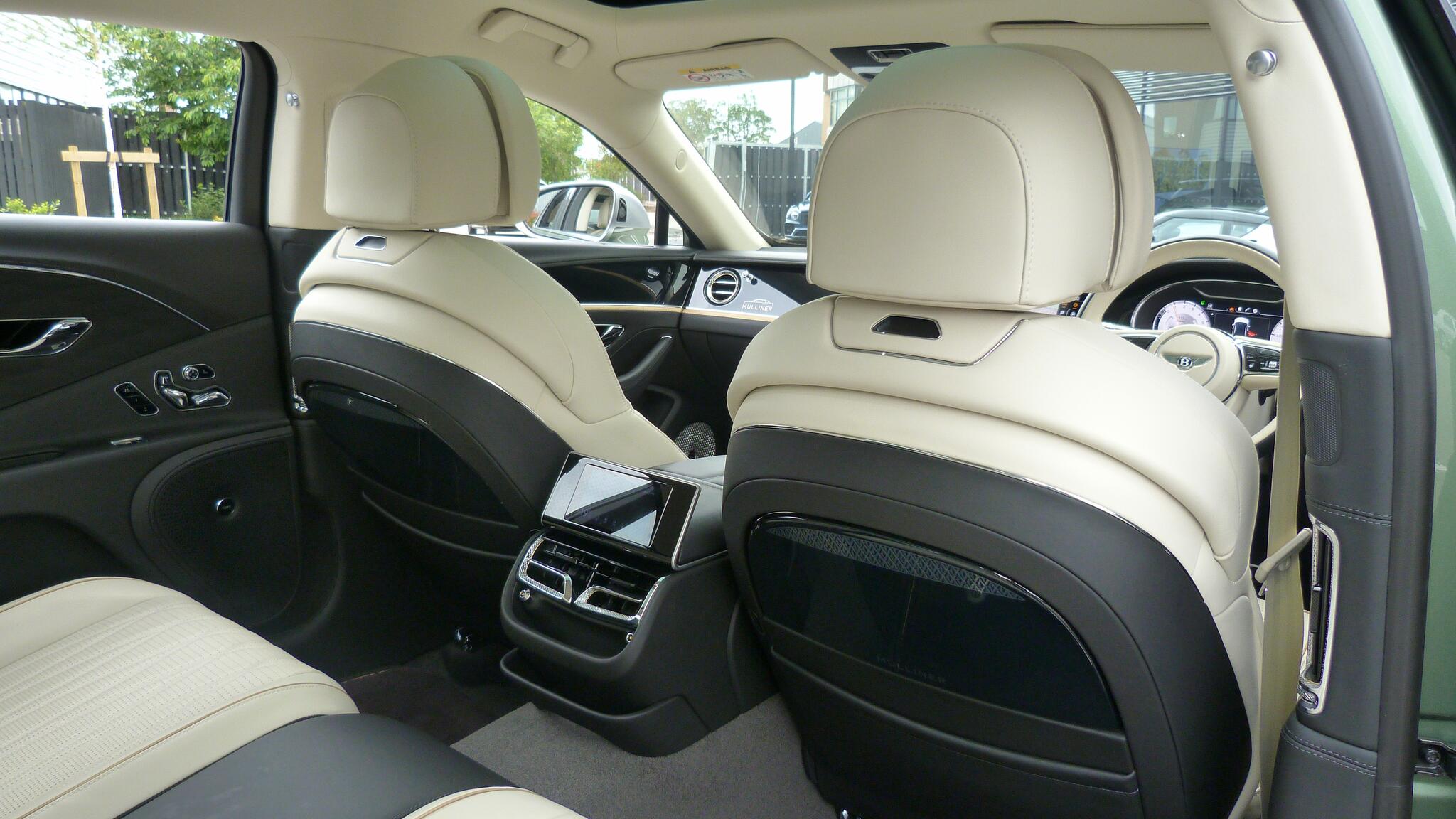 Bentley Flying Spur view 30