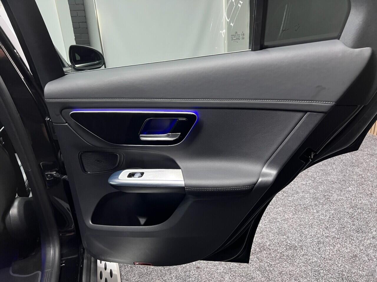 Mercedes-Benz GLC view 40