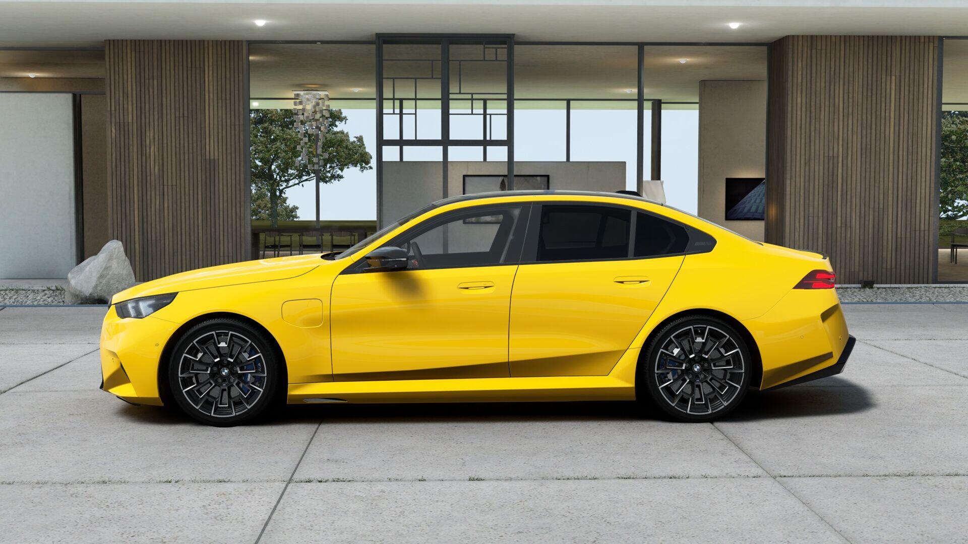 BMW M5 view 4