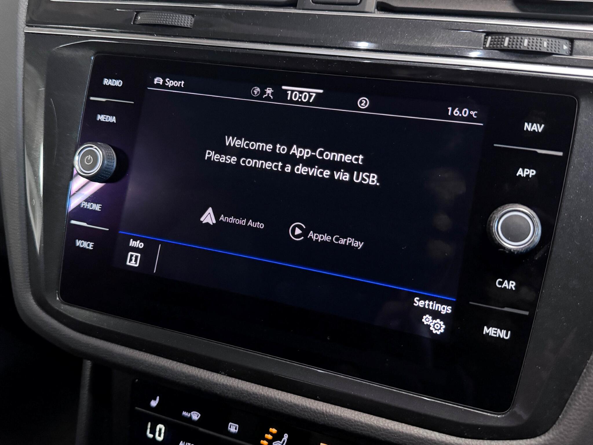 Volkswagen Tiguan view 44