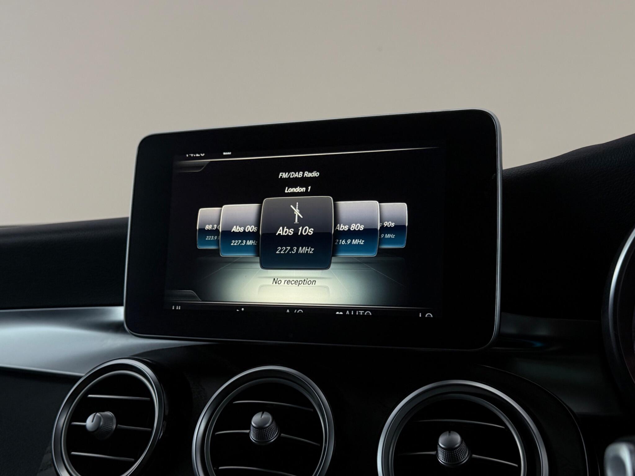 Mercedes-Benz GLC view 27