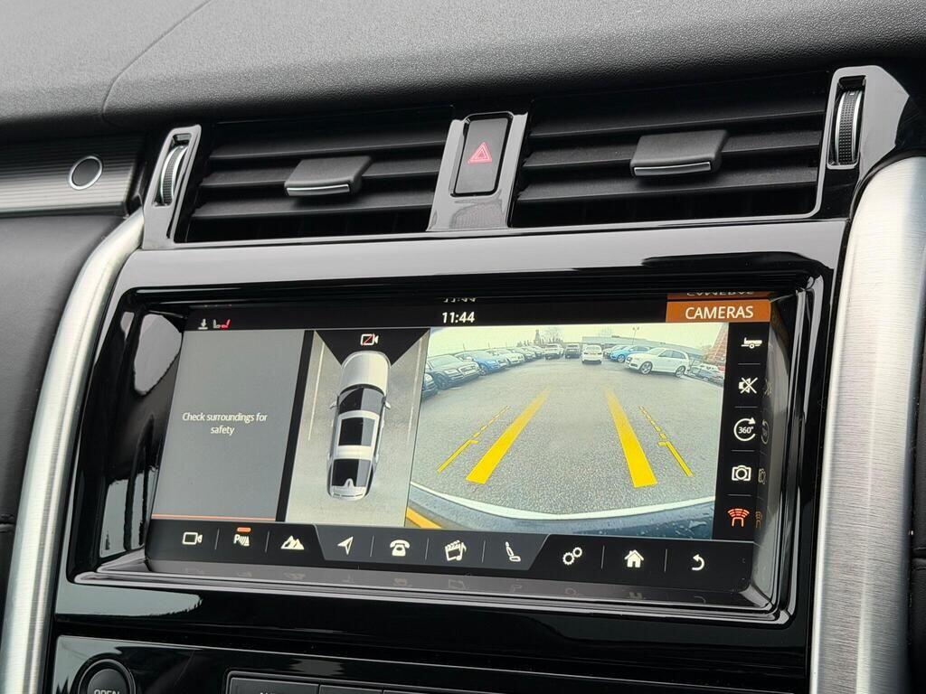 Land Rover Discovery view 40