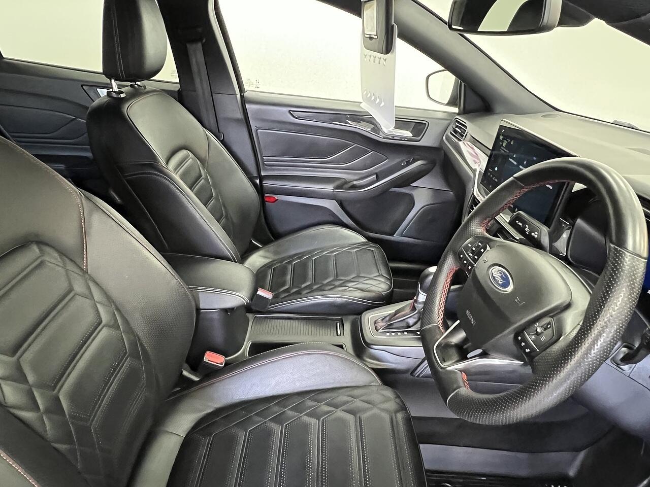 Ford Focus view 8