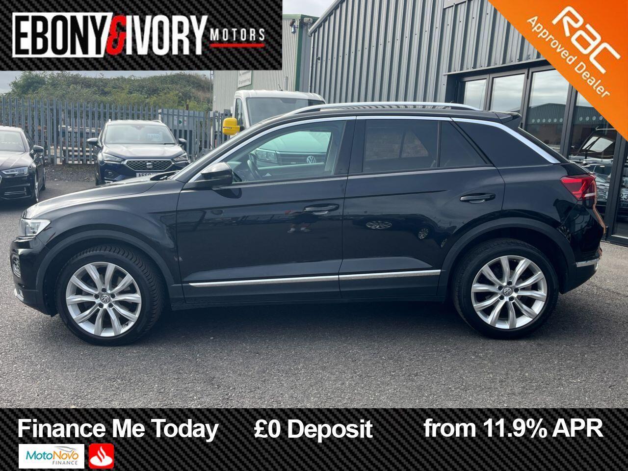 Volkswagen T-Roc view 2