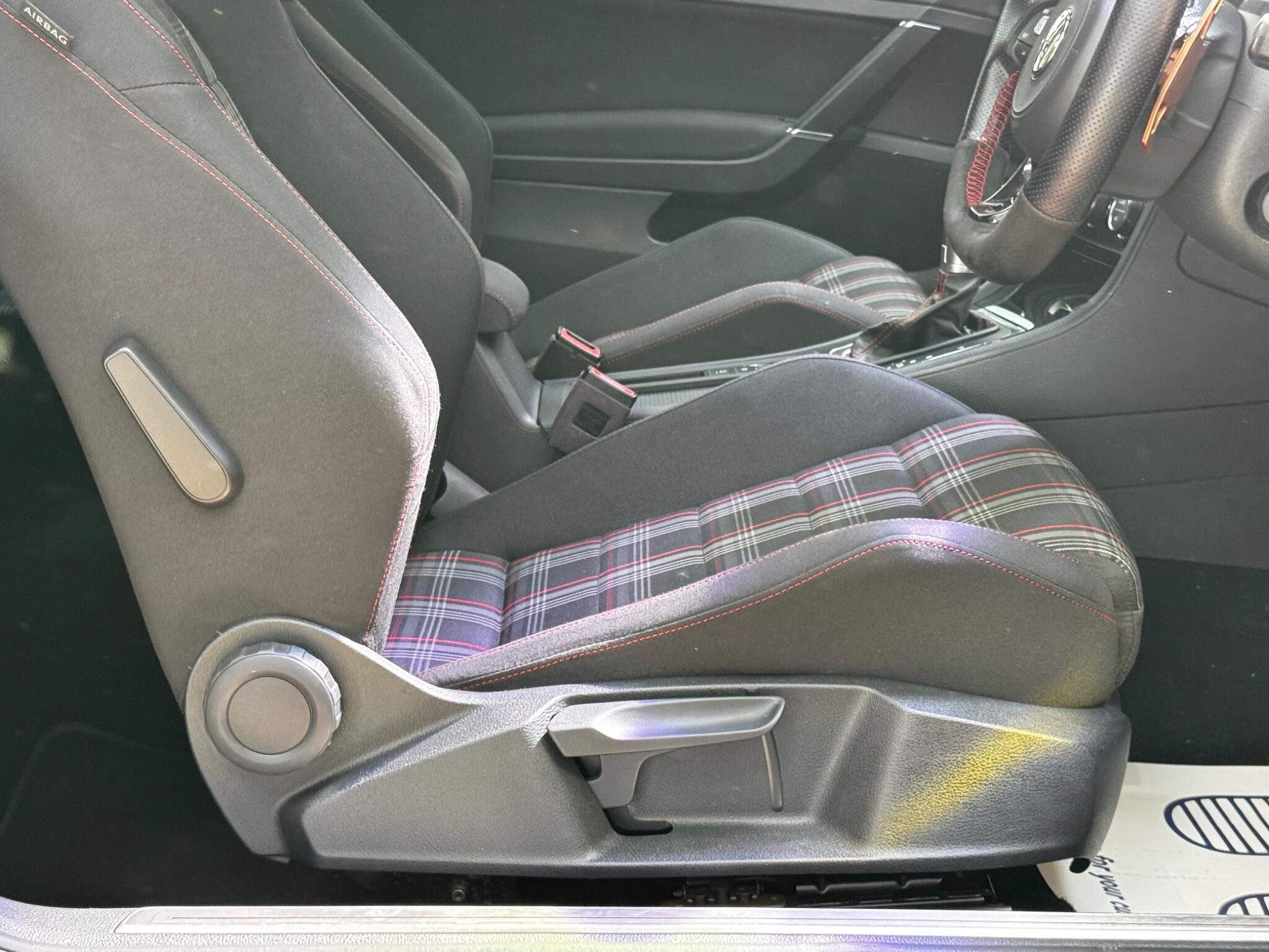 Volkswagen Golf view 49