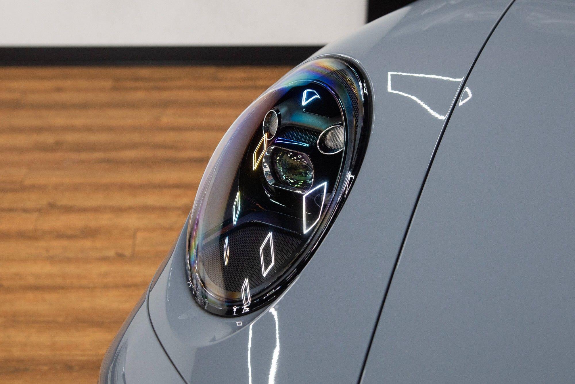Porsche 911 view 10