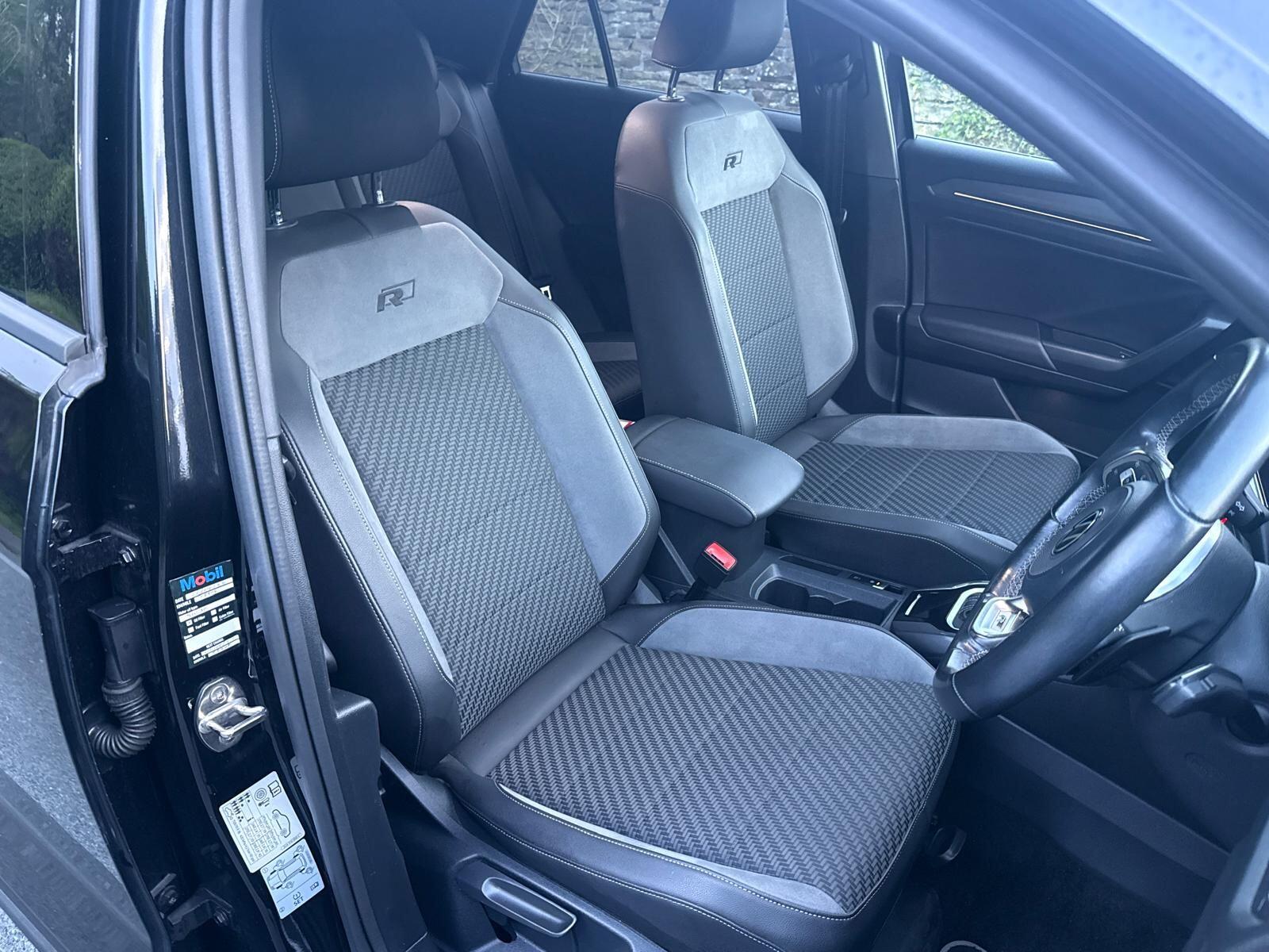 Volkswagen T-Roc view 16