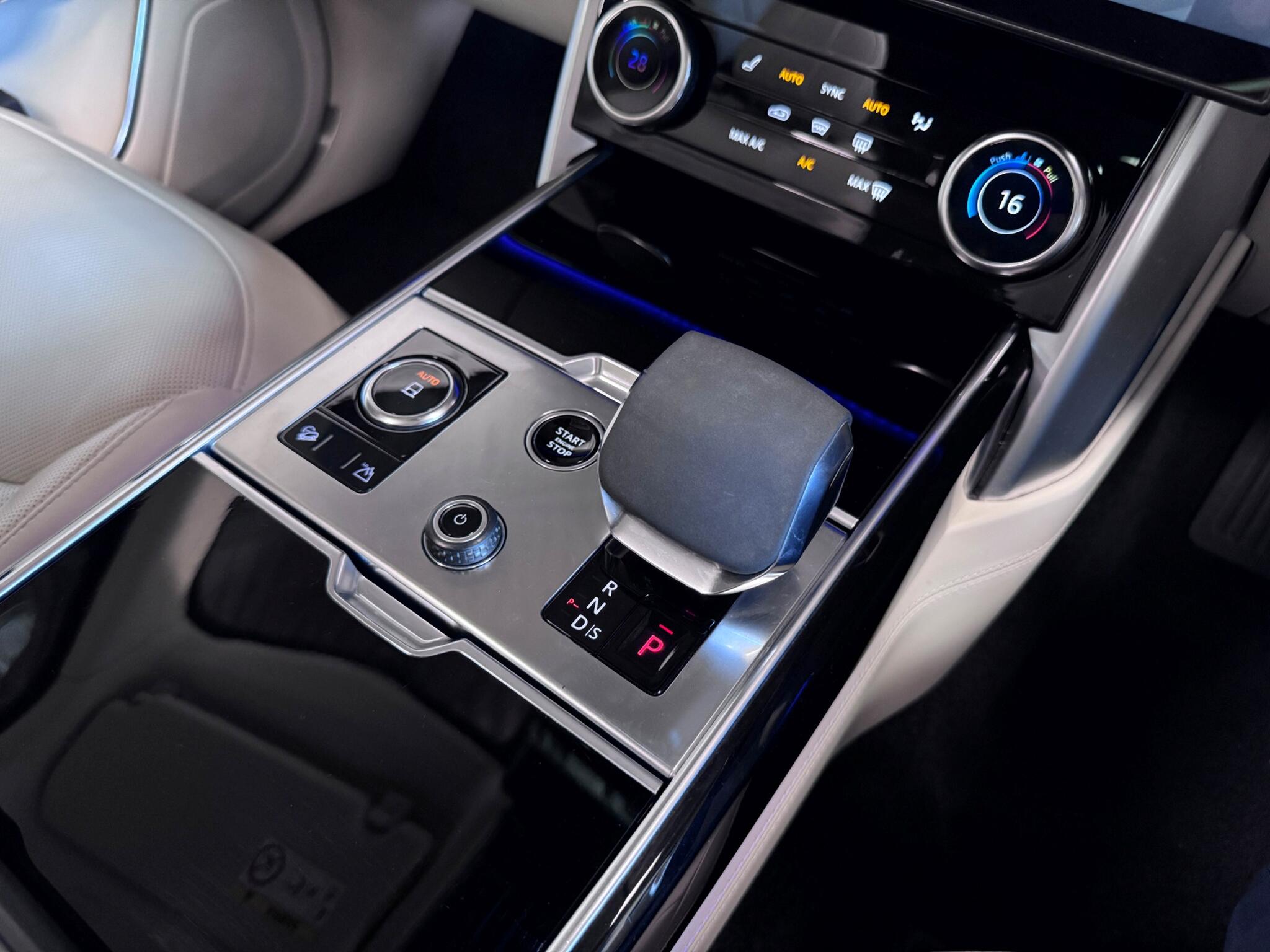 Land Rover Range Rover view 47