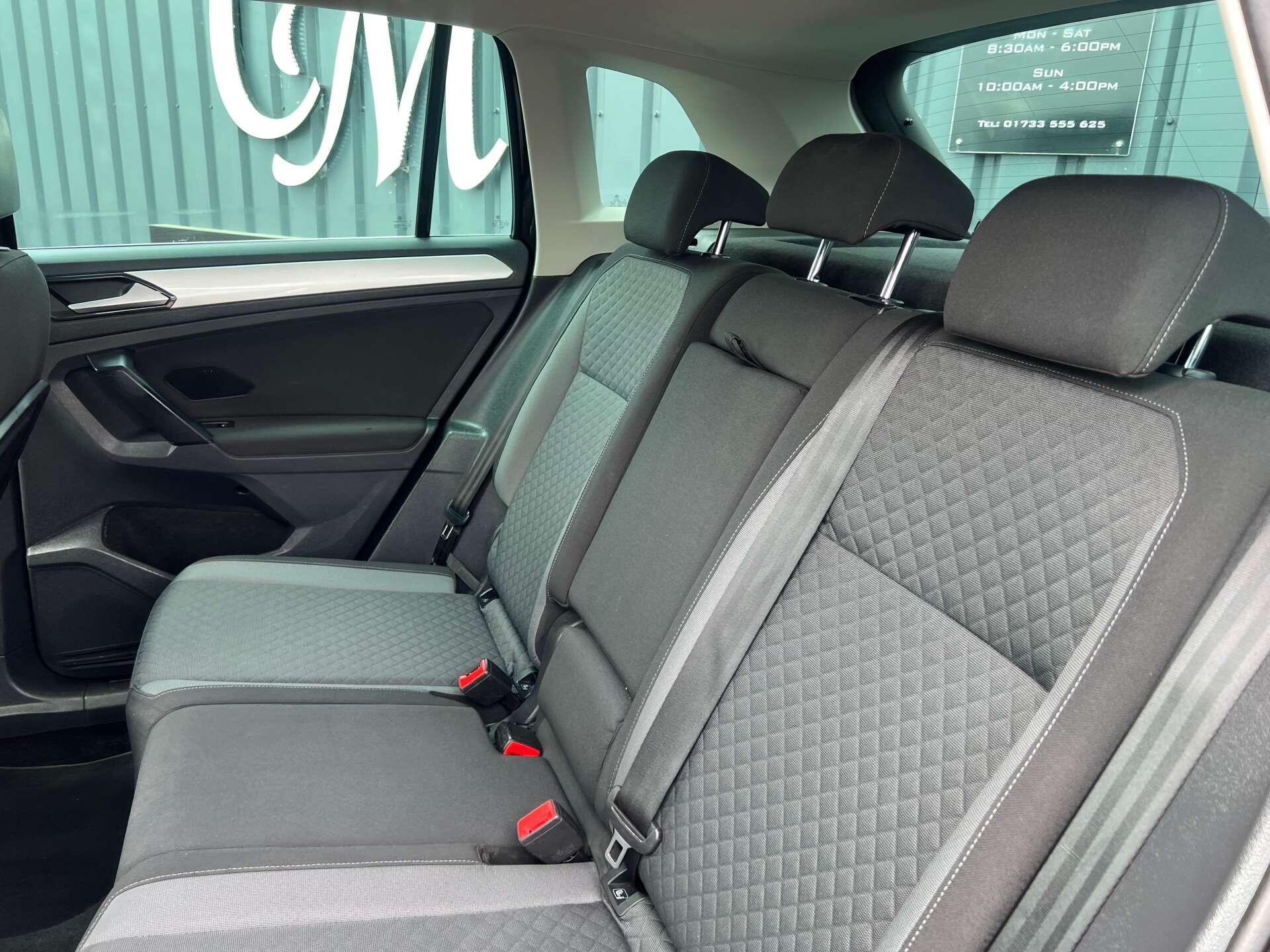 Volkswagen Tiguan view 36