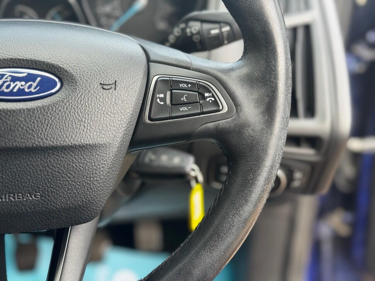 Ford Focus view 45