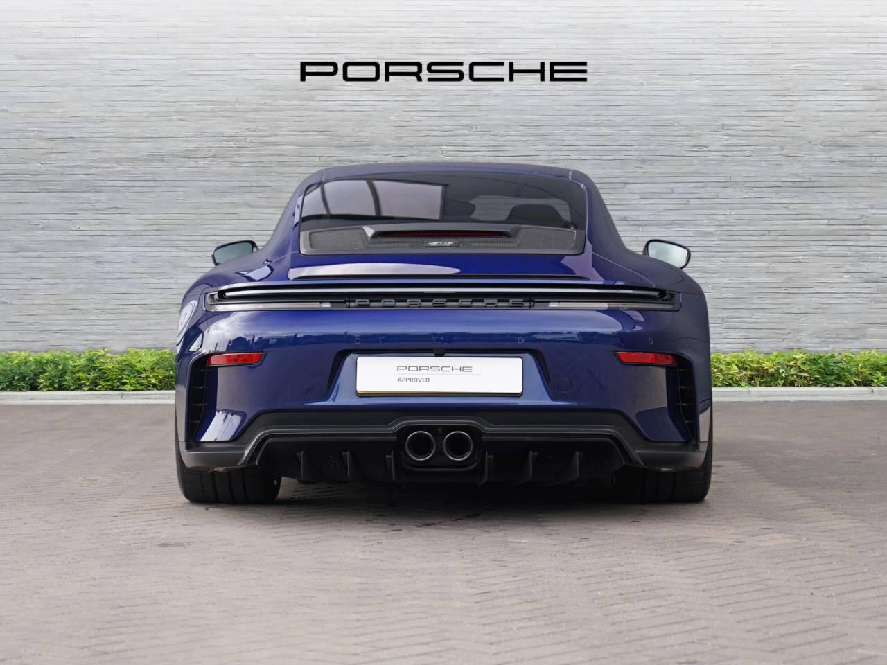 Porsche 911 view 7