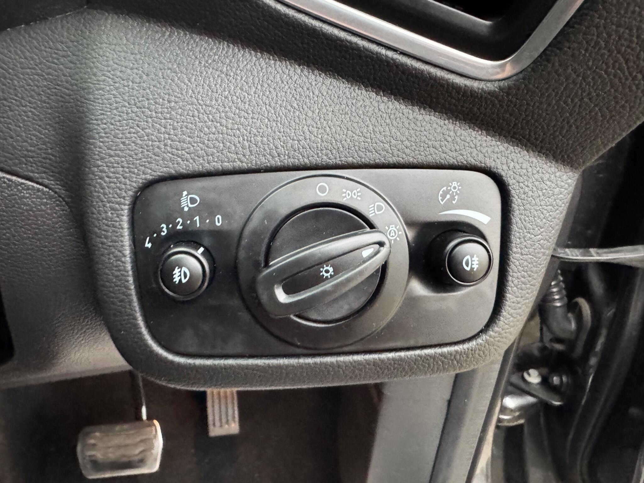 Ford Kuga view 35