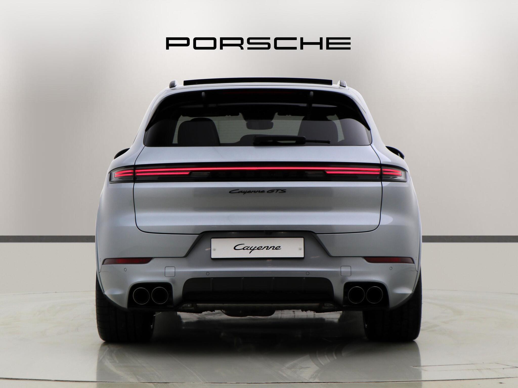Porsche Cayenne view 8