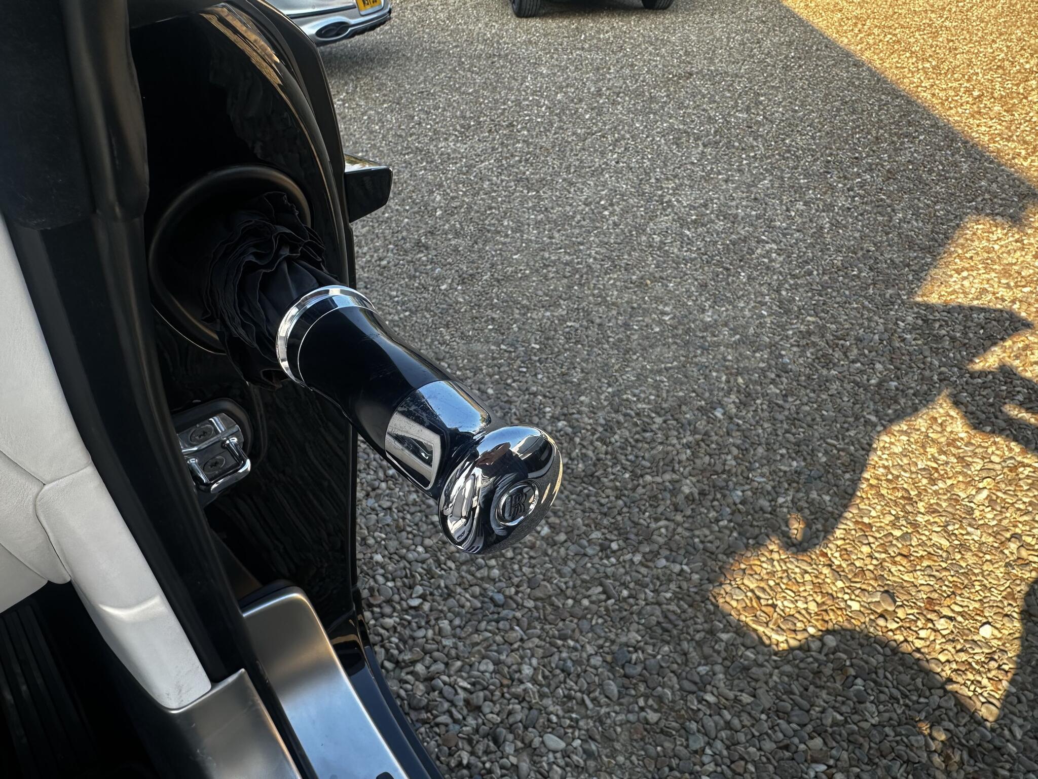 Rolls-Royce Dawn view 30