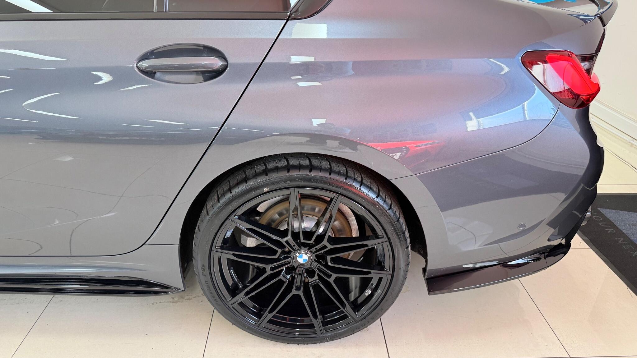 BMW 3 Series view 34