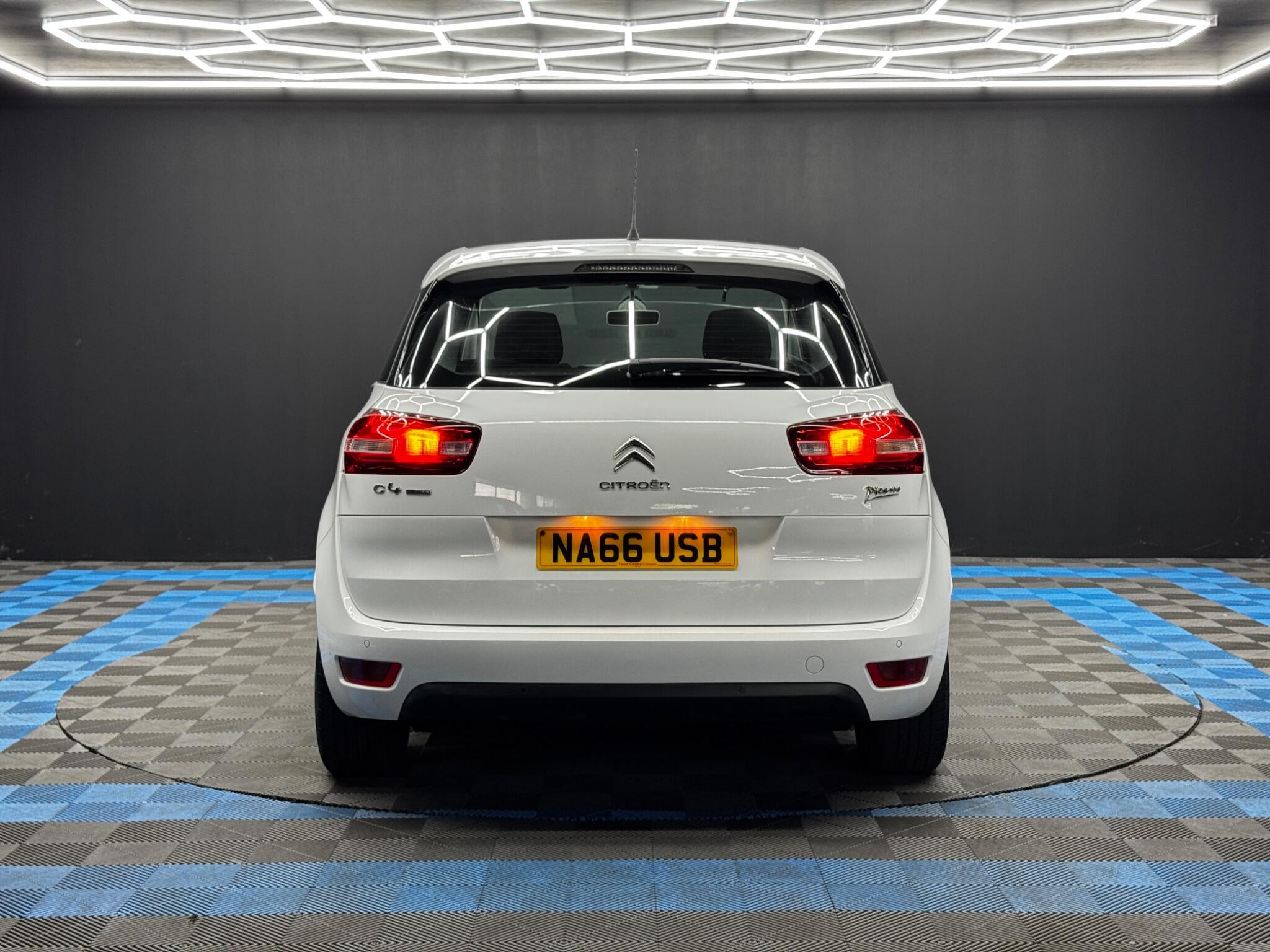 Citroen C4 Picasso view 6