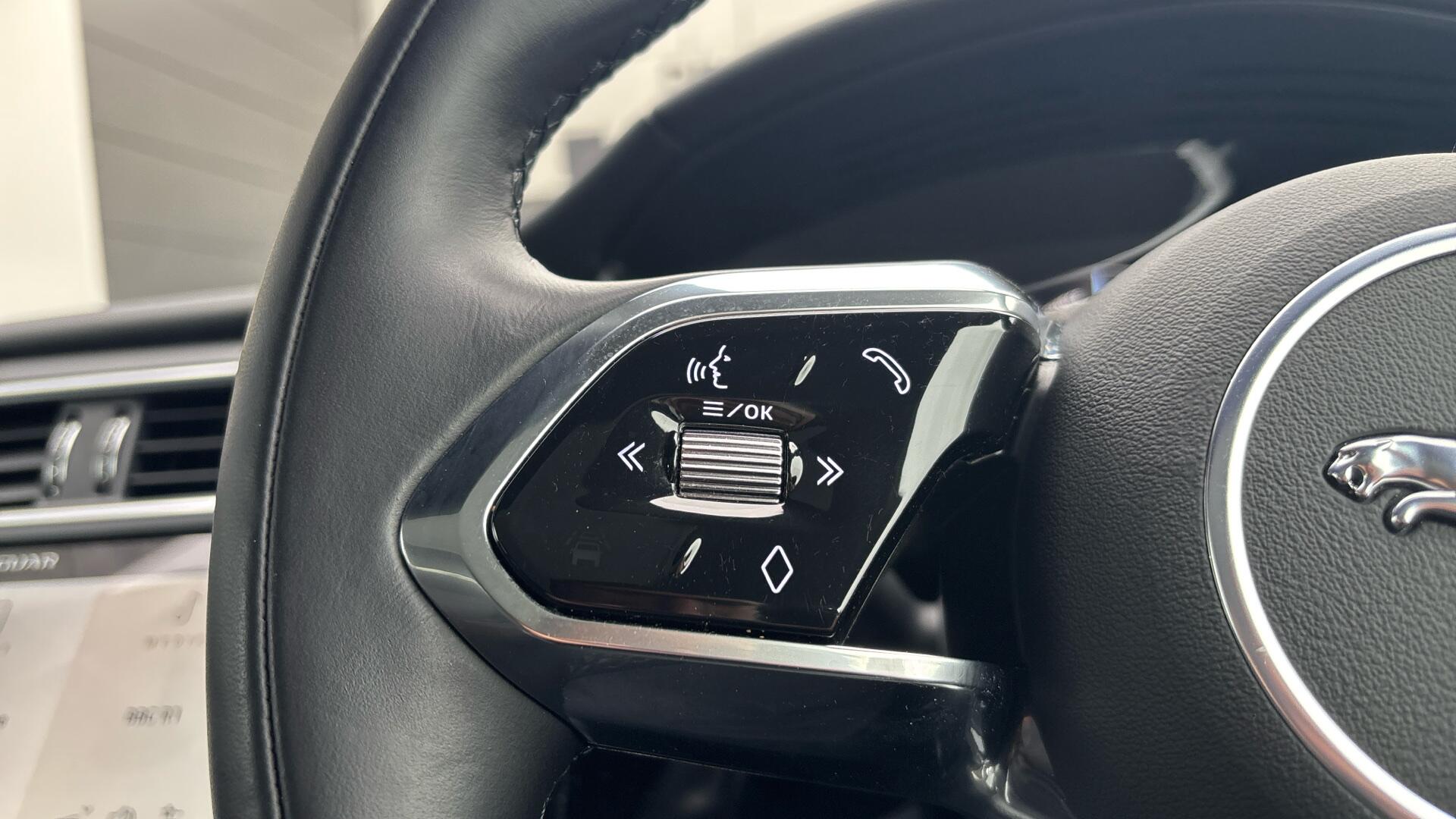 Jaguar I-Pace view 26