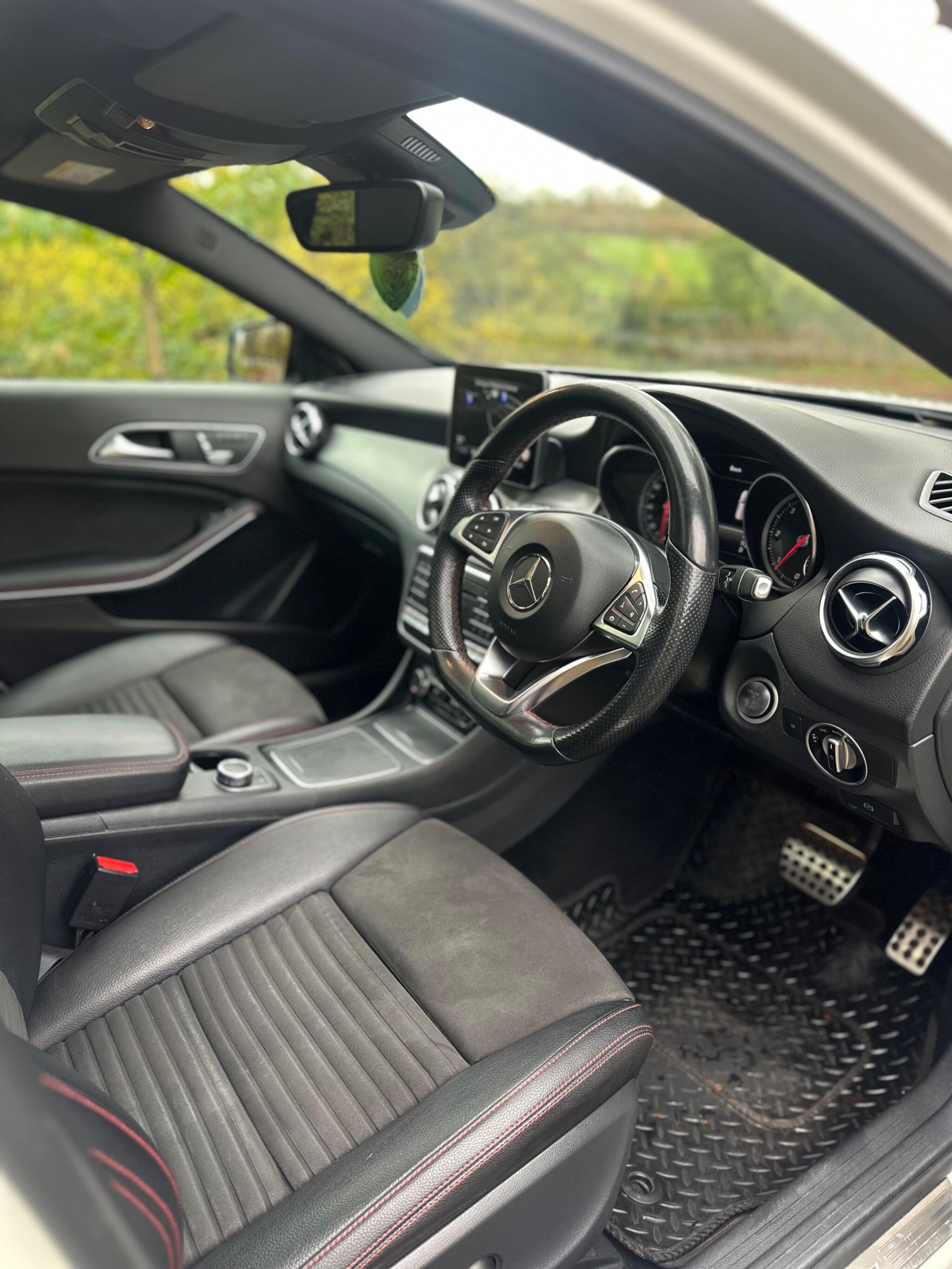 2018 Mercedes-Benz GLA 2.1 GLA220d AMG Line (Premium Plus) 7G-DCT 4MATIC Euro 6 (s/s) 5dr • 132,000 miles image 22