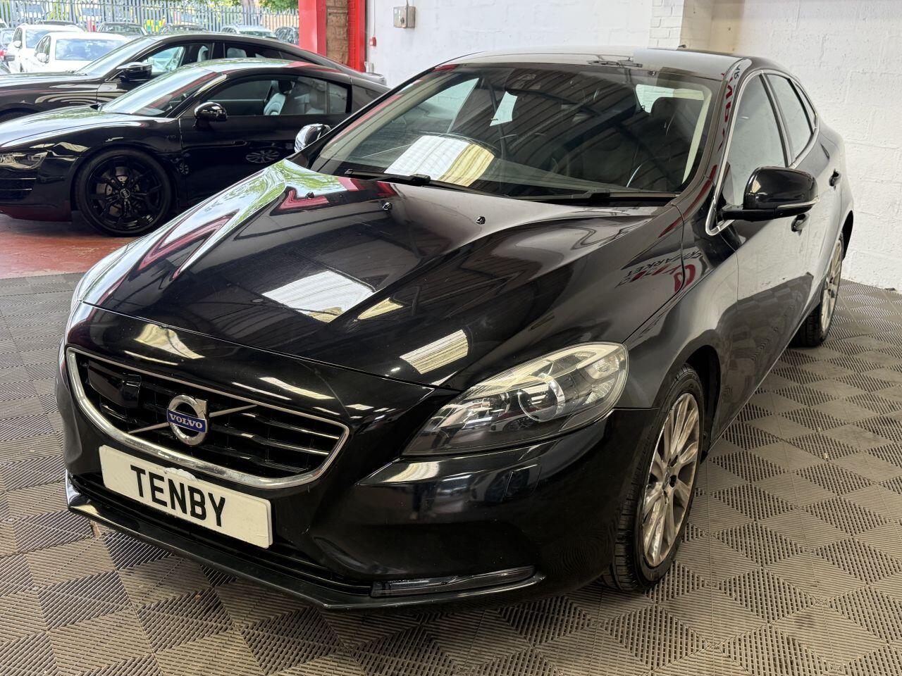 Volvo V40 view 3