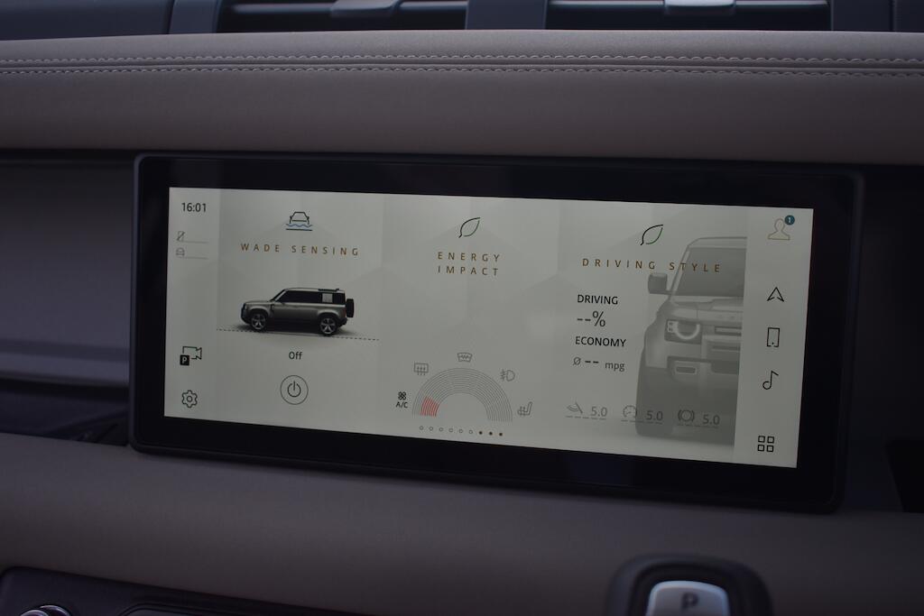 Land Rover Defender view 68