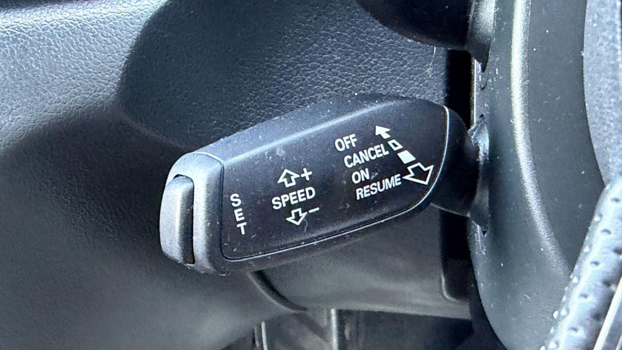 Audi Audi Q3 view 28