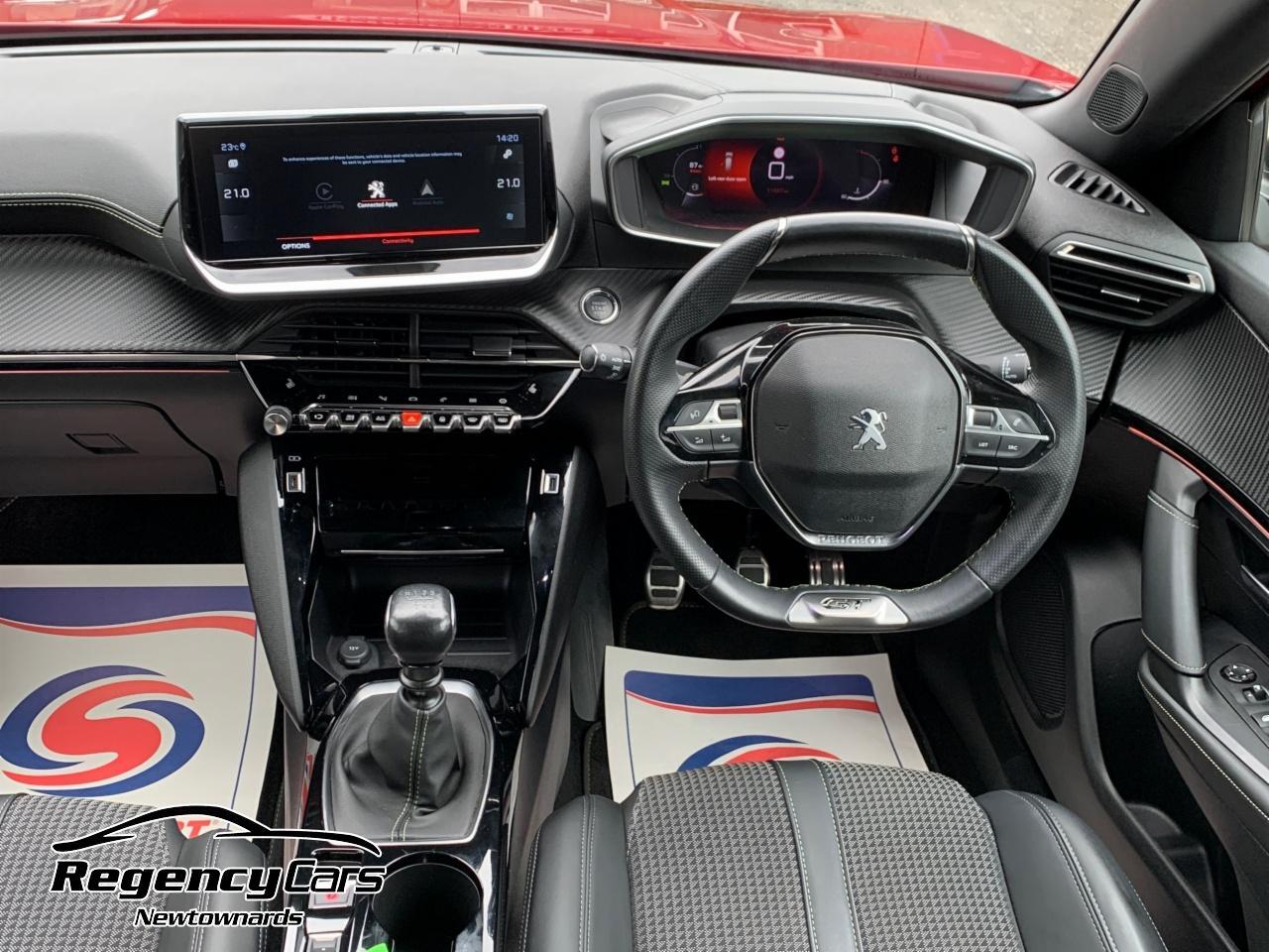 Peugeot 2008 view 11