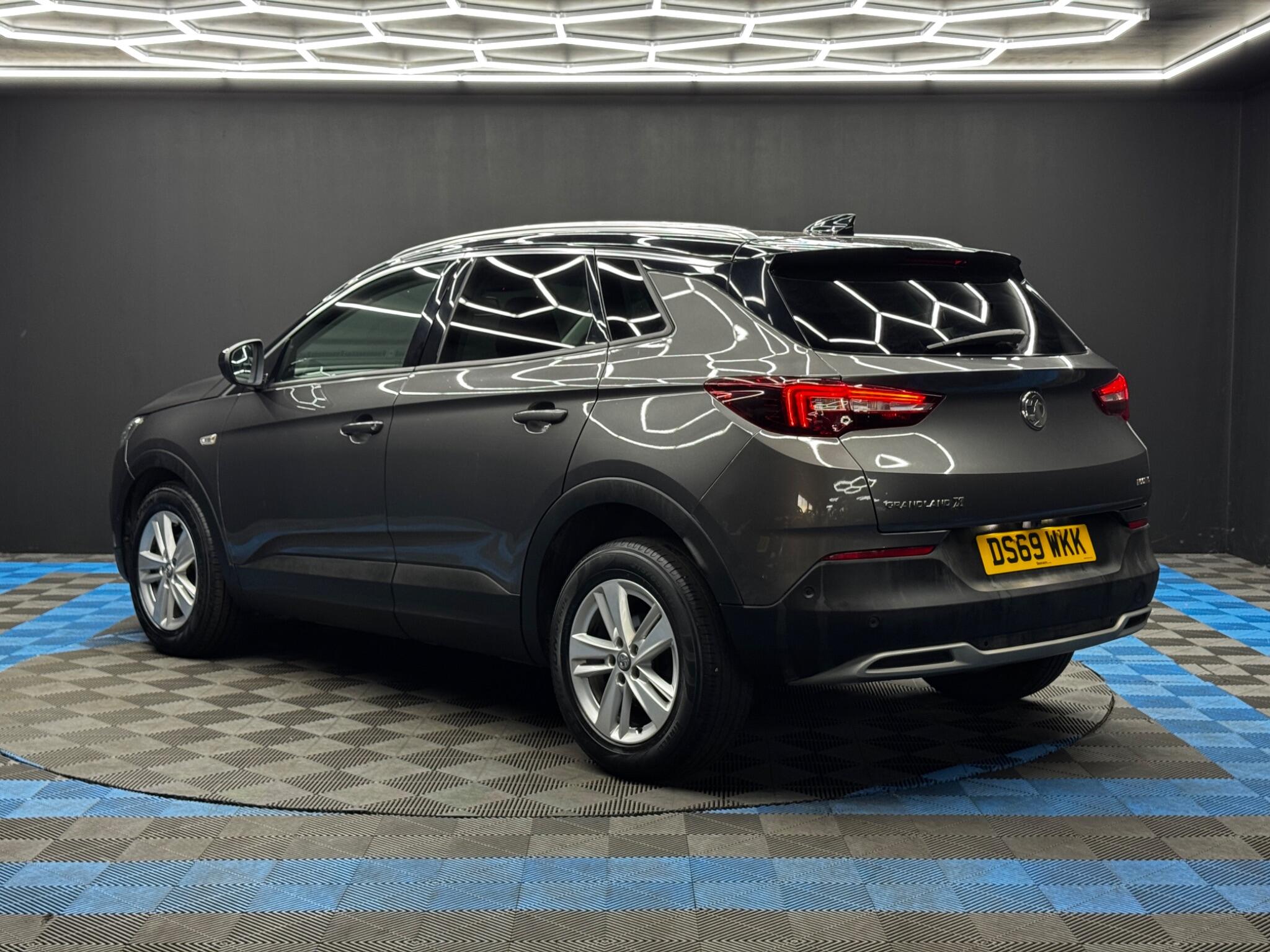 Vauxhall Grandland X view 7