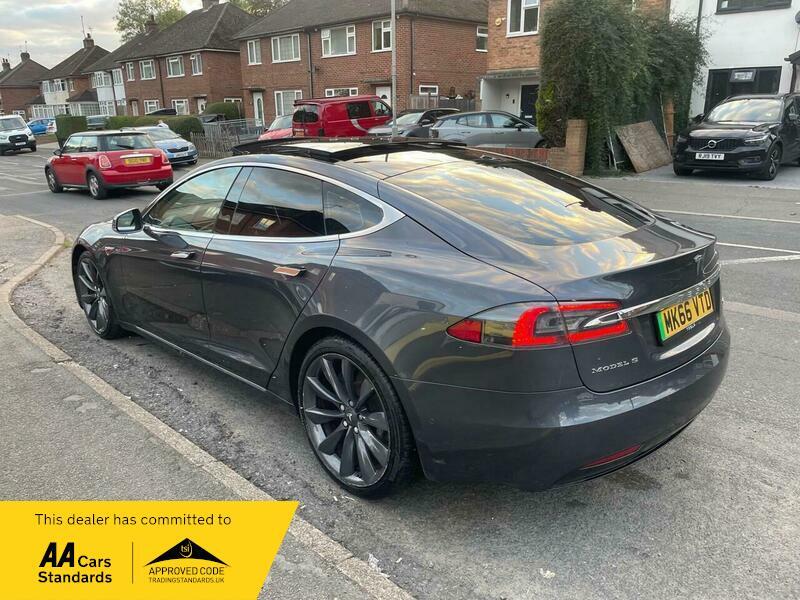 2016 Tesla Model S image 16
