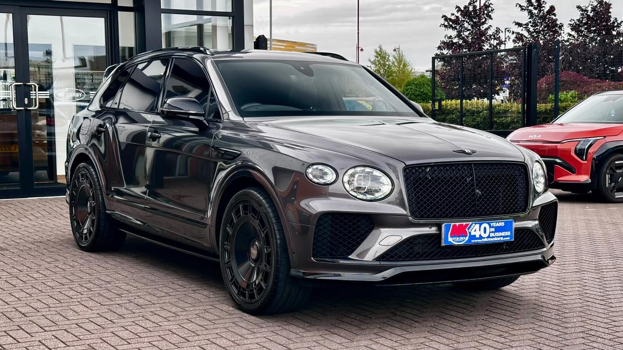 Bentley Bentayga view 12