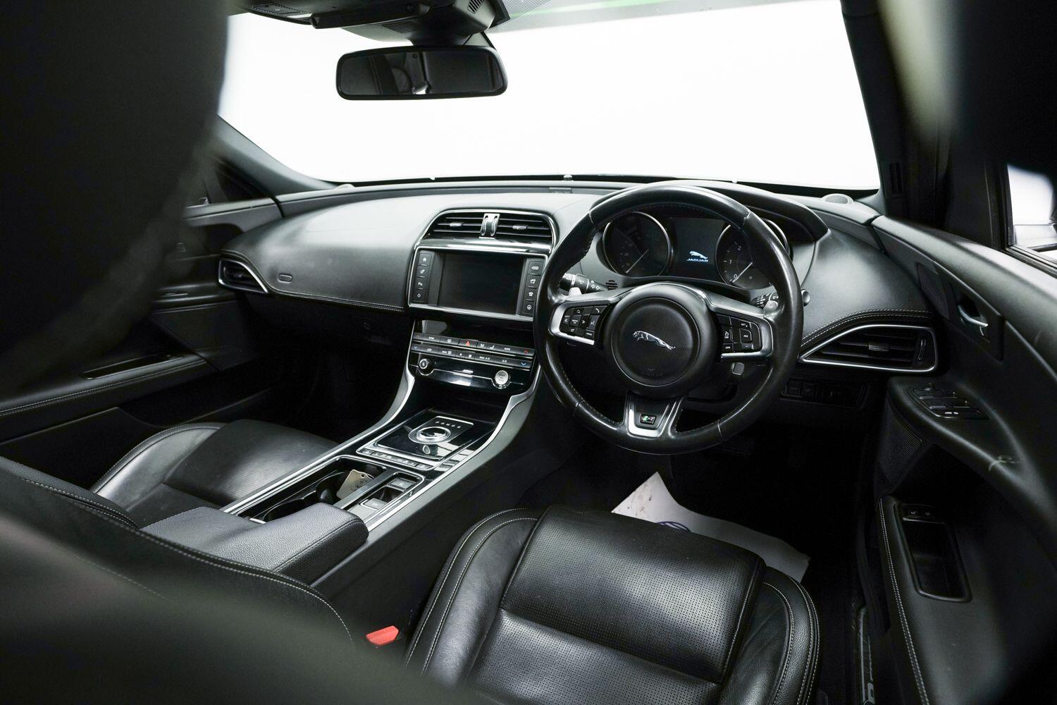 Jaguar Xe view 10