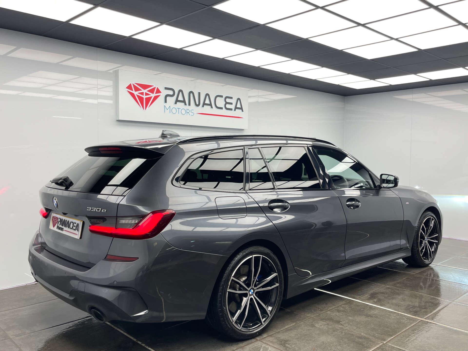 BMW 3 Series view 6