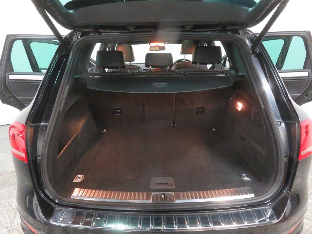 Volkswagen Touareg view 27