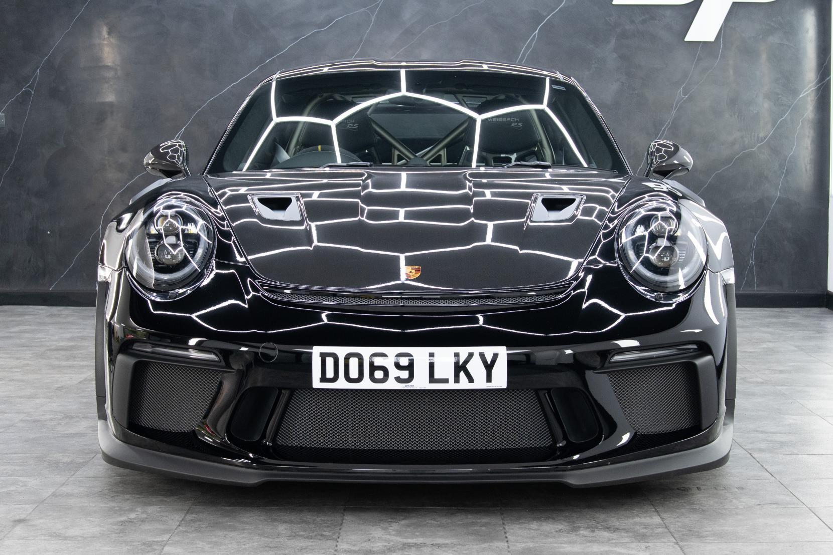 Porsche 911 view 25