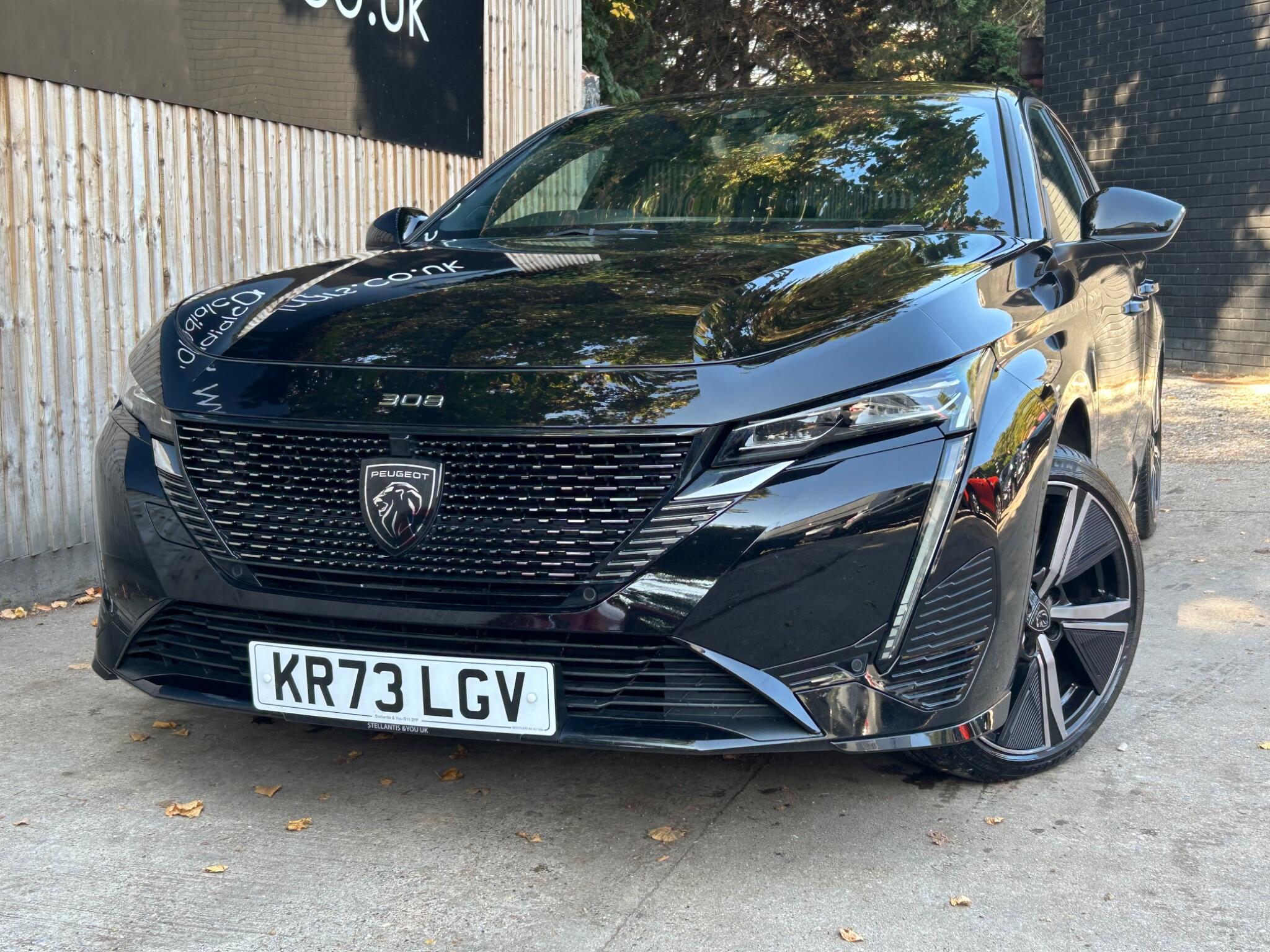 Peugeot 308 view 2